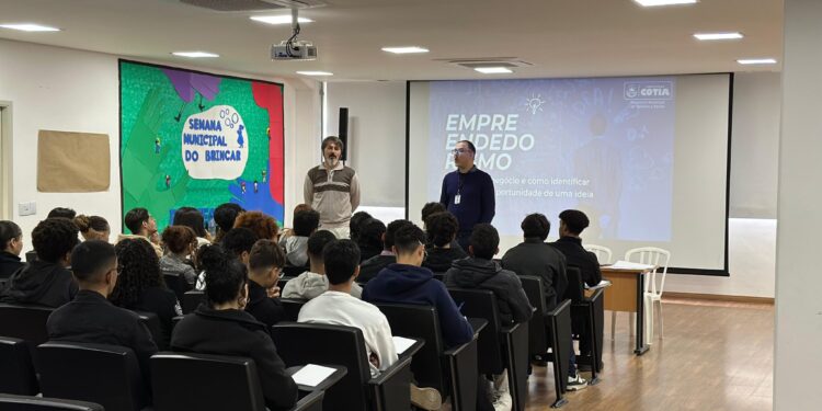 Estagiários da Prefeitura participam de palestra sobre empreendedorismo