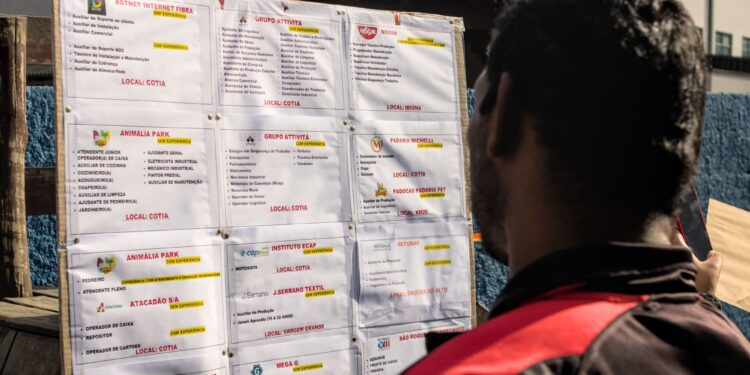 Mutirão do Emprego terá oportunidades para candidatos com Ensino Fundamental e Médio