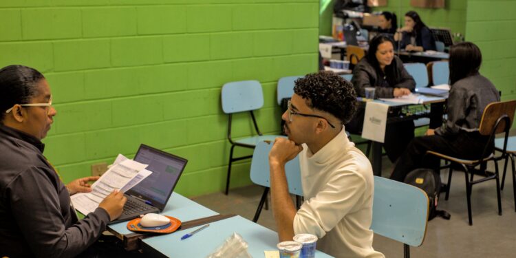 Na quarta-feira (1º/10), Cotia realizará Mutirão do Emprego no Parque Alexandra