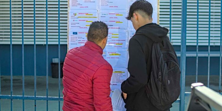 PAT de Cotia divulga dezenas de vagas de trabalho, 60 são para área de logística