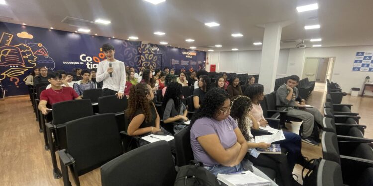 Prefeitura realiza encontro de encerramento do Programa BEEM com atividades formativas para estagiários