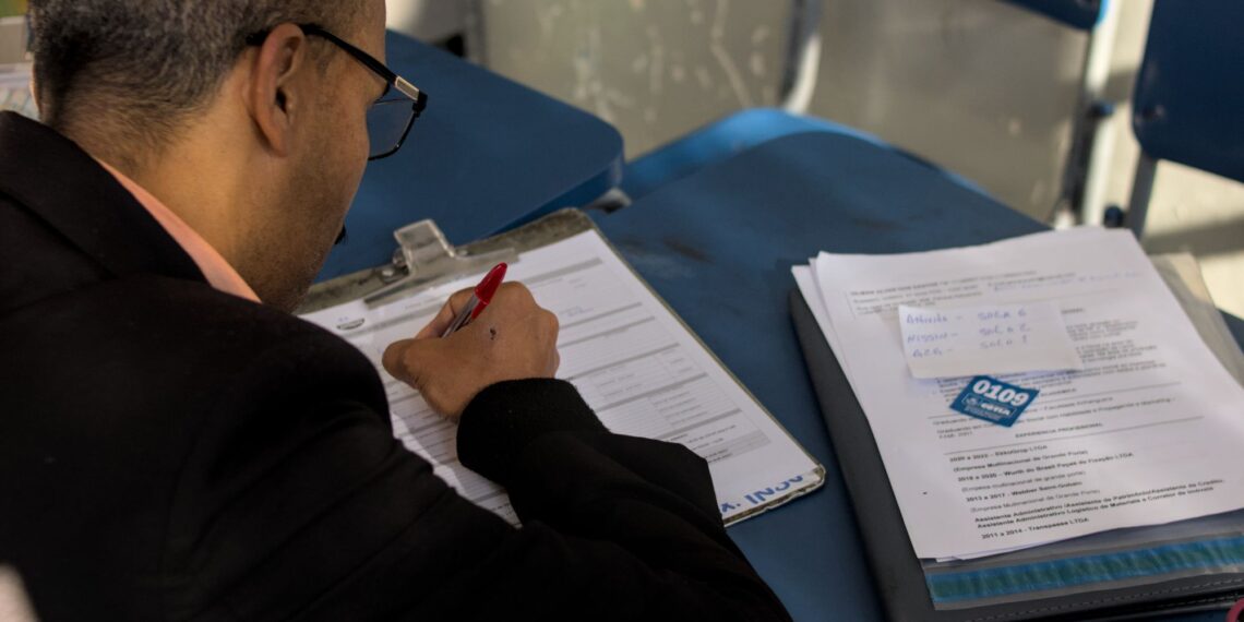 Quarta do Emprego leva vagas e oportunidades para trabalhadores de Caucaia do Alto