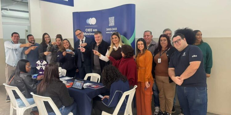 Cotia recebe prêmio do CIEE por ações de incentivo à empregabilidade de jovens